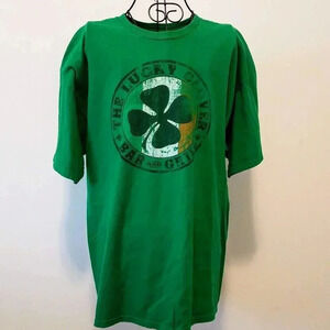 The Lucky Clover Bar & Grill T-Shirt XL Patty's